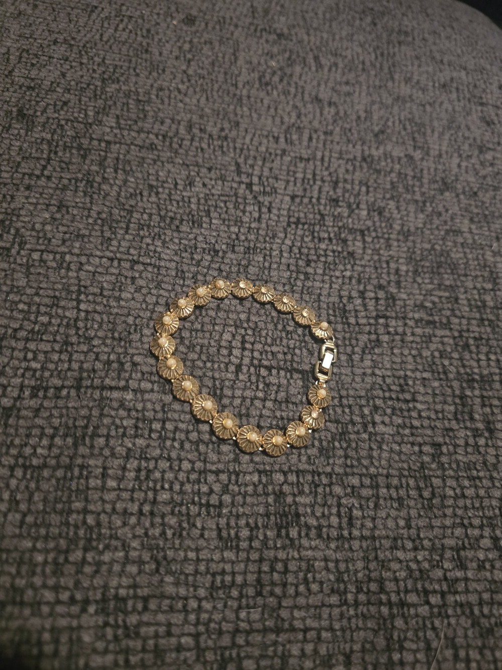 Crown Trifari| 1960s Rosette & Pearl Bracelet